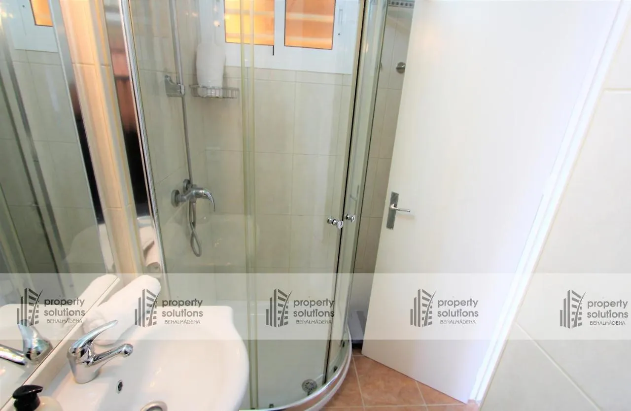 1.012 Apartamentos Aguila. Cercano A La Playa Y Al Centro De Benalmadena. Excelente Ubicacion.